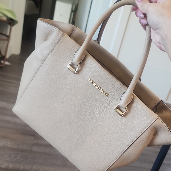 Michael Kors Cream Satchel with Gold Hardware - Picture 4 of 4